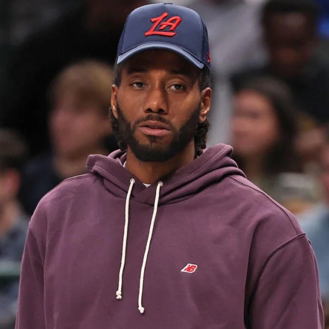 山东男篮战新疆，人员齐整士气旺，新疆输球士气低，后卫核心伤缺