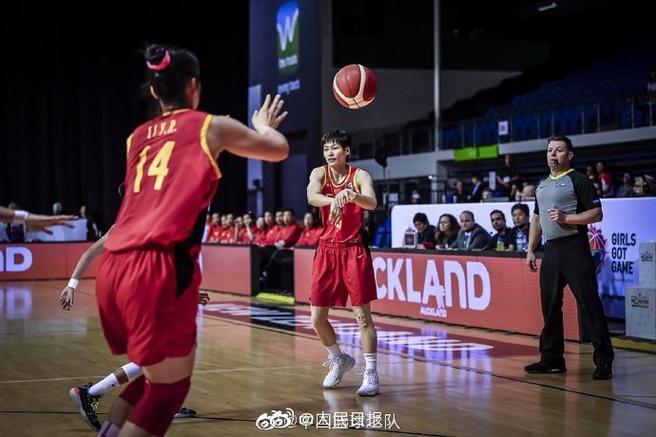 在边线附近 在边线附近